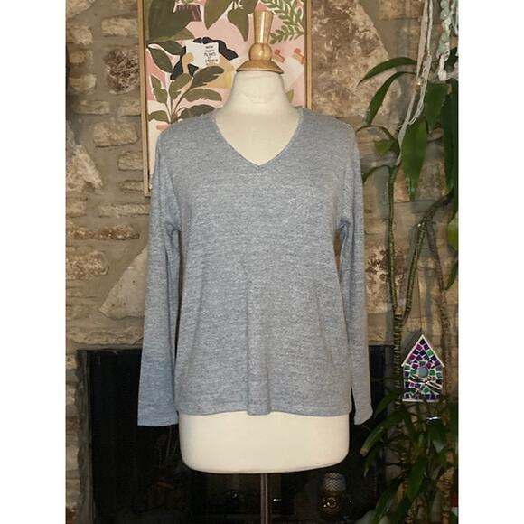 GAP Long Sleeved V-neck Shirt - Small - Picture 2 of 4